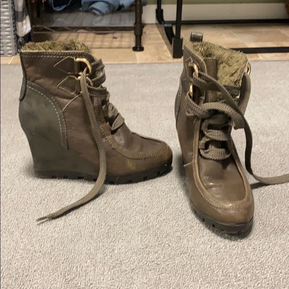 Hardly worn Guess booties